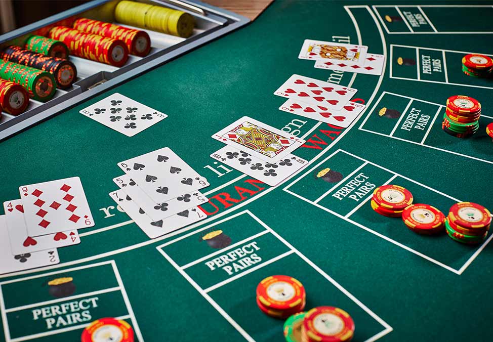 Rules for playing six-piece blackjack